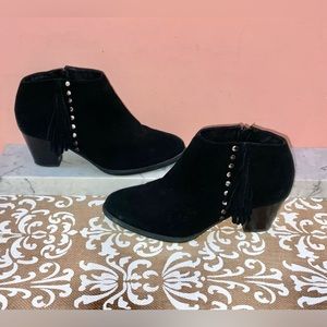 Vionic Faros TVW4750 Black Suede Leather Inside Zip Fringe Studded Booties Sz 6